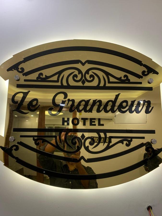 Le Grandeur * Bangalore